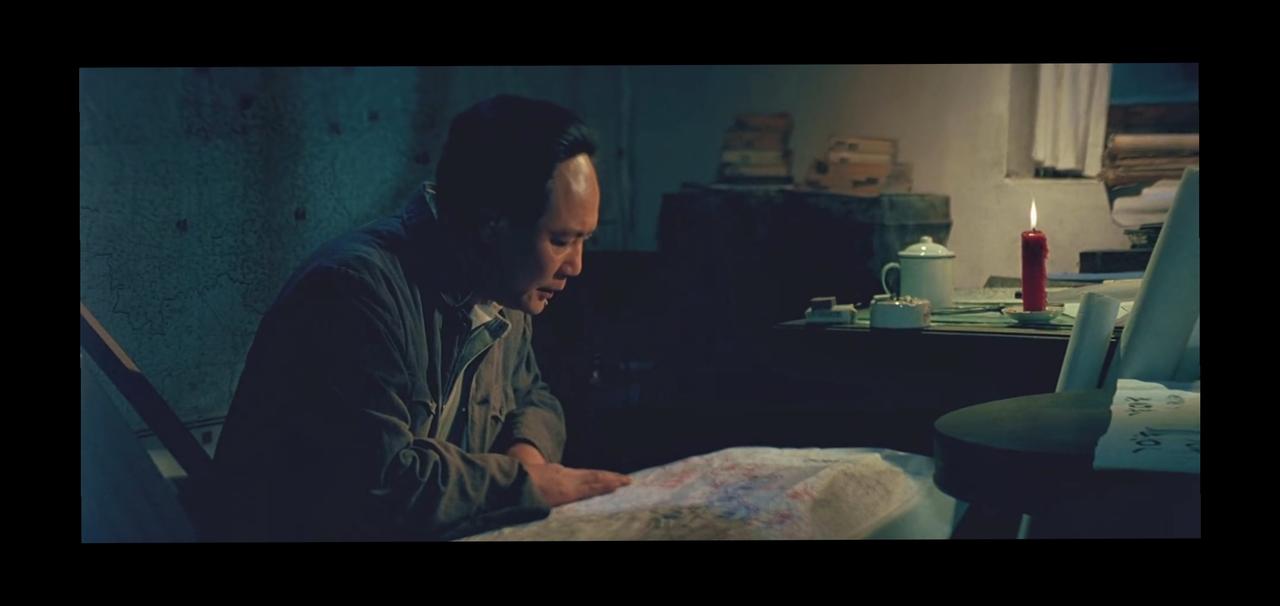 古月演的伟人形象真的是无可替代，尤其是《淮海战役》里的呈现，每次重看都觉得太戳人