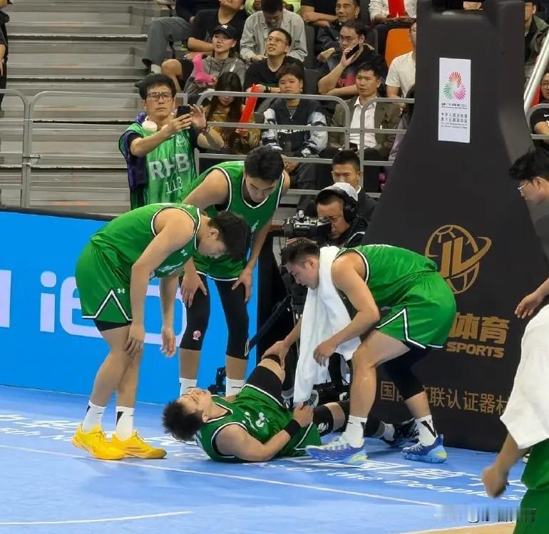 赵继伟受伤对辽宁男篮的影响太大，甚至很可能导致常规赛进不了前八。

这真是不是危