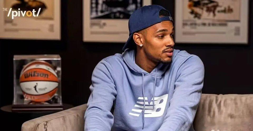 体育3月18日讯 据美记YoungBoy。德章泰·穆雷透露，他三次发现妻子梅谢尔