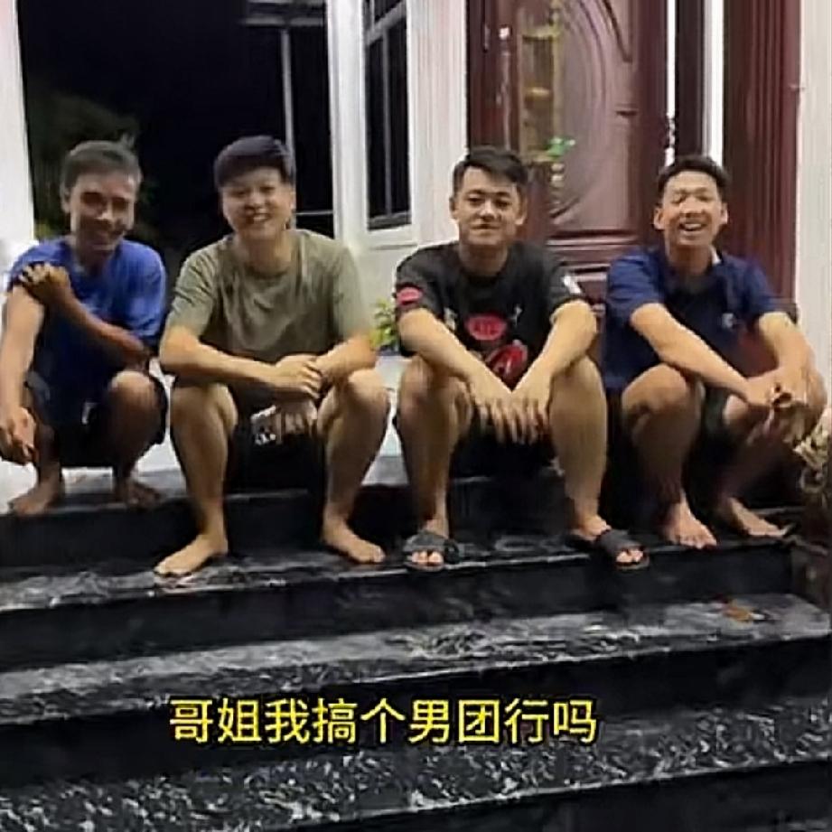 小松和秋秋在越南给五叔盖房子，五叔的儿子辞去了工作，从外地回到了家里和六叔一起拆