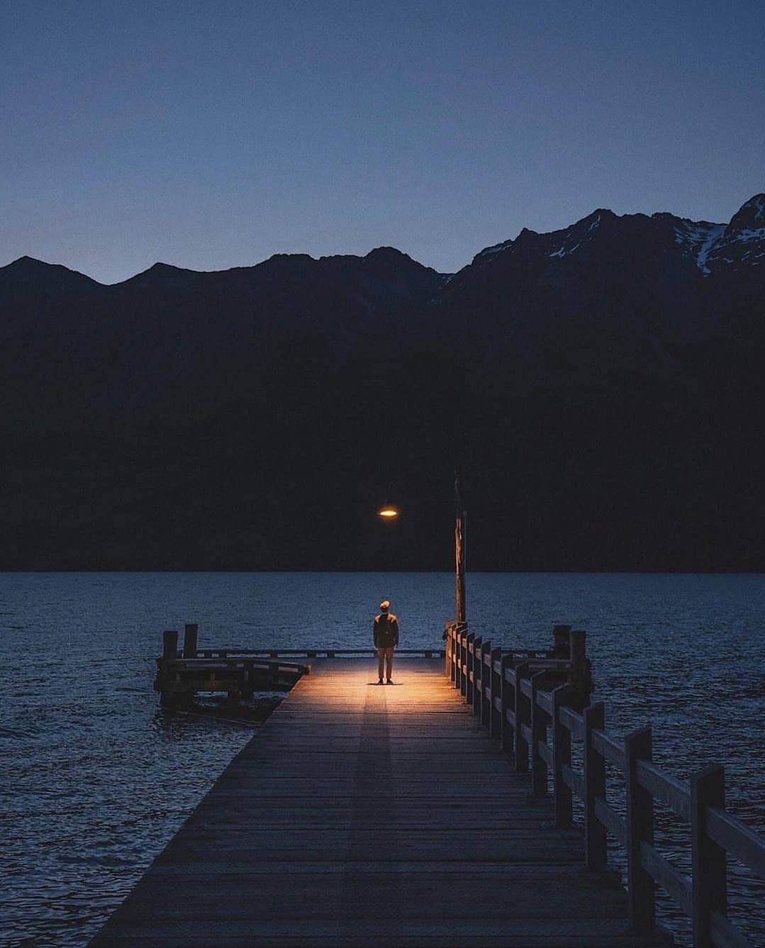 人要为自己的选择负责。负责那一刻的开心，负责随之而来的无边无际的后悔和难过。| 