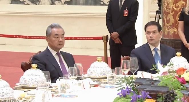 愿两国以此次会晤为起点，长期务实合作、严控风险分歧，以双边稳定护航全球经济，以和