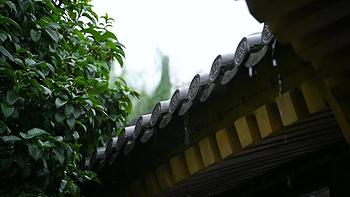 我不会为迁就别人委屈自己。很多人觉得迁就他人是善良包容，可真正的关系是相互理解尊