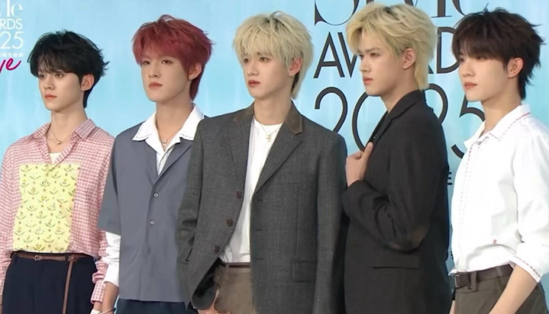 们五小登的怼脸近景来了登陆少年ELLE官摄镜头登陆少年ELLE近景 ​​​