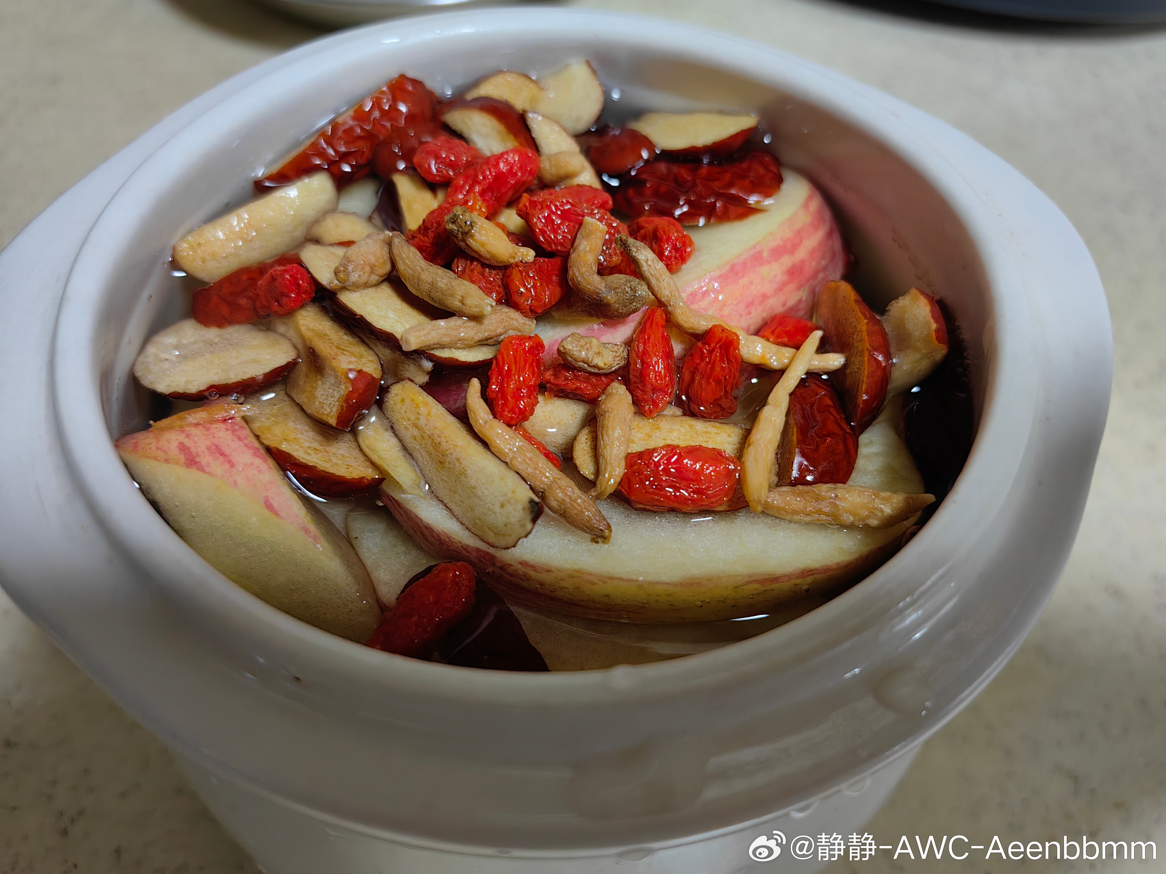 最近很多朋友都说睡得不好春天湿气重多喝点汤水最好是祛湿 补气升阳昨晚提前预约好了