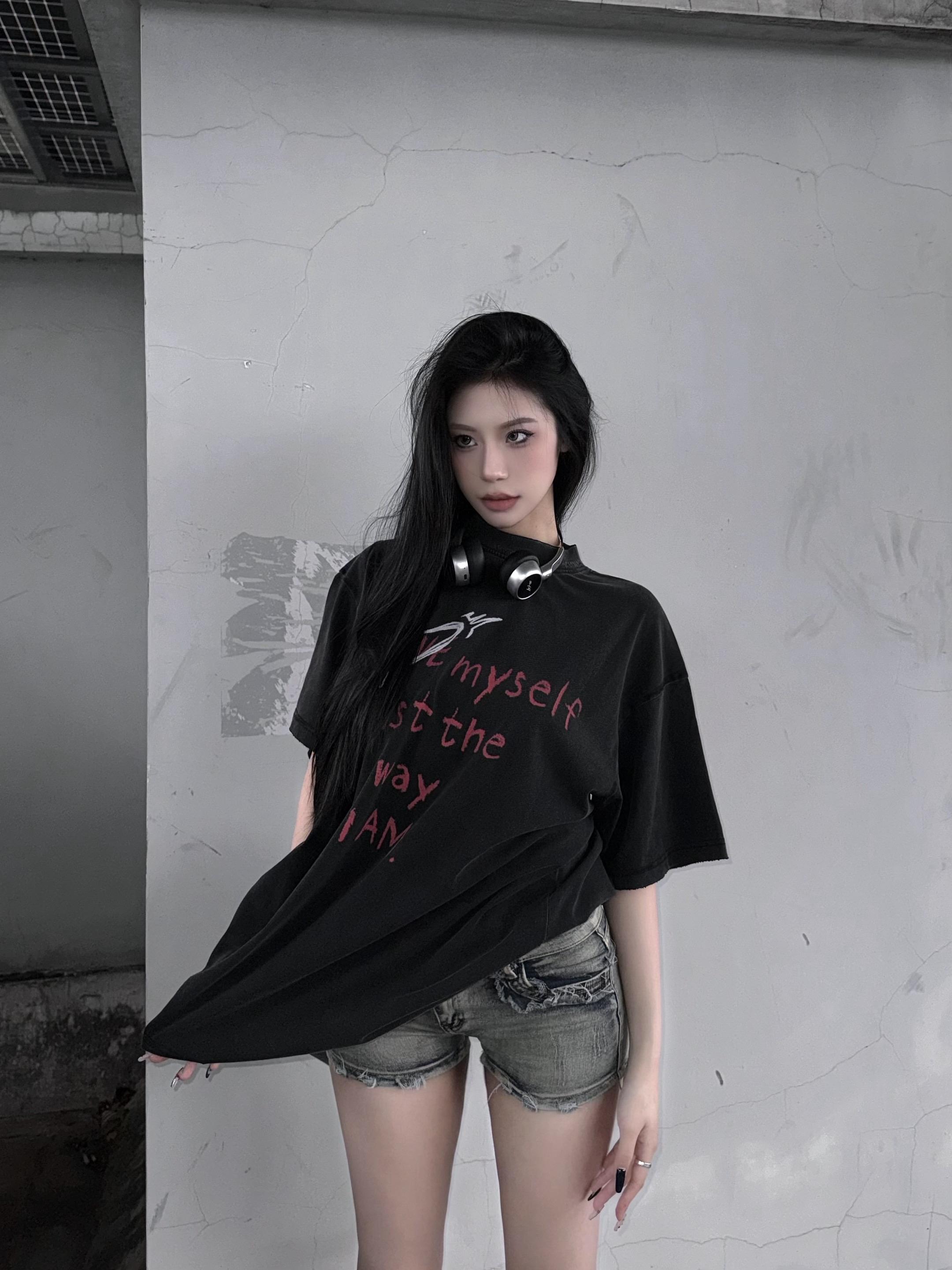 不是说爱我吗 怎么给她评论老婆呀