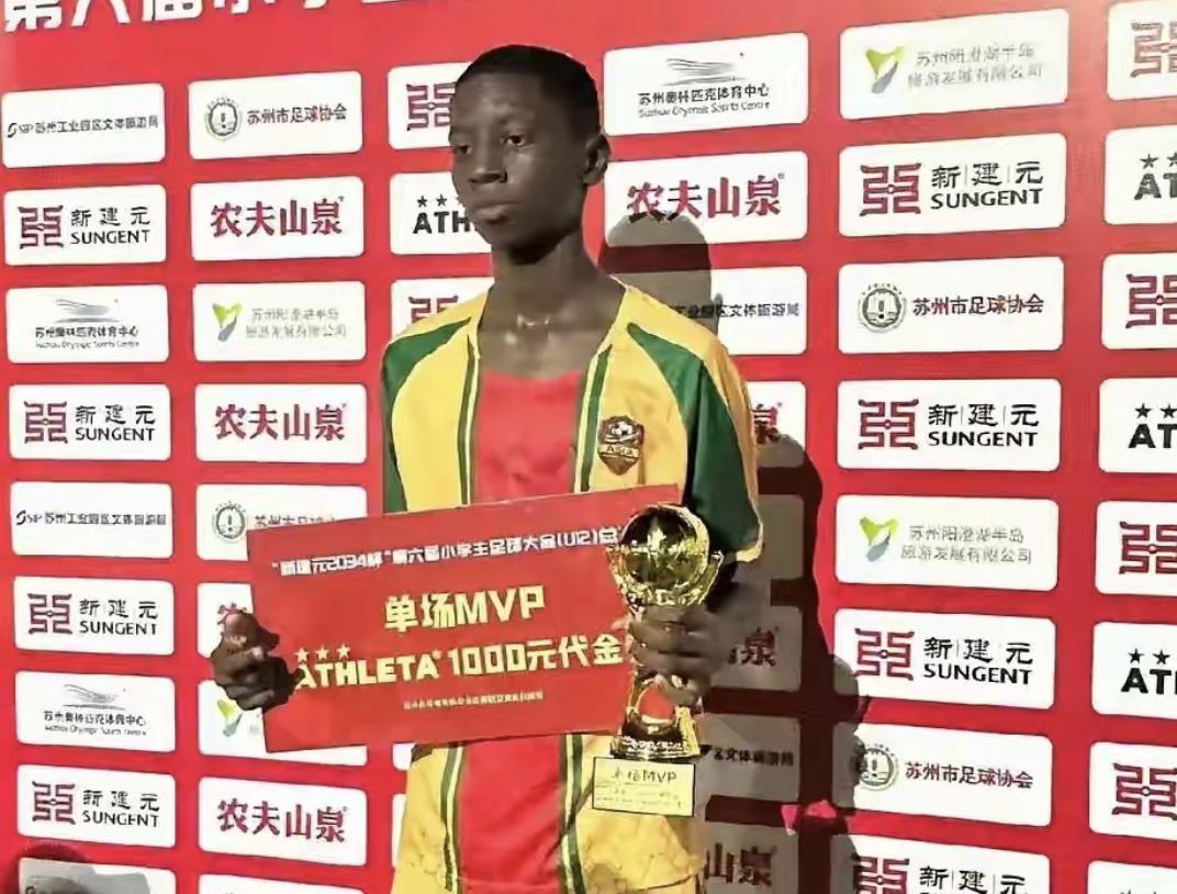 疯狂碾压！事实证明，体育运动身体至关重要，国内这些小孩在身体没有优势的情况下，被