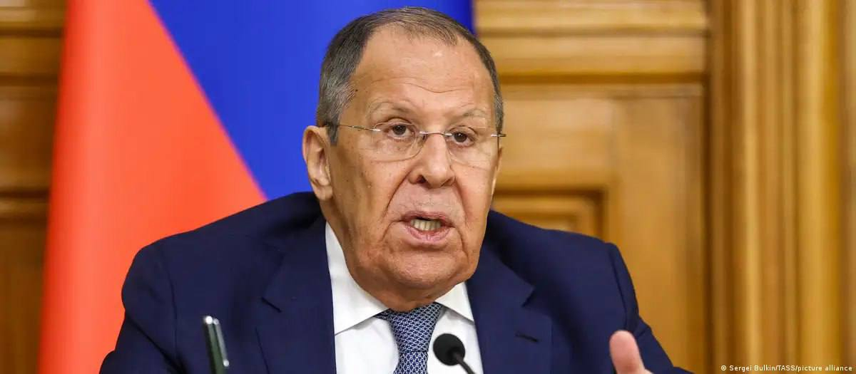 俄罗斯外交部长谢尔盖·拉夫罗夫表示：“我们明确致力于通过谈判达成解决方案。但由于