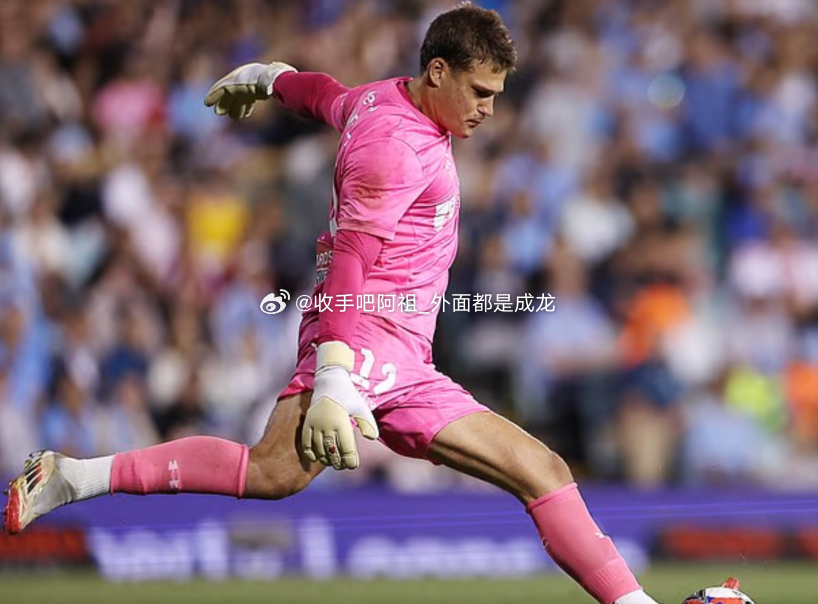 在接受《每日邮报》的采访时，悉尼FC门将德文什谈到了自己此前在罗马尼亚丙级联赛图