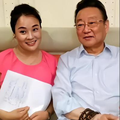 “我是蒋大为的情人，他欠我90万不还，有欠条为证”，2004年1月，一自称蒋大为