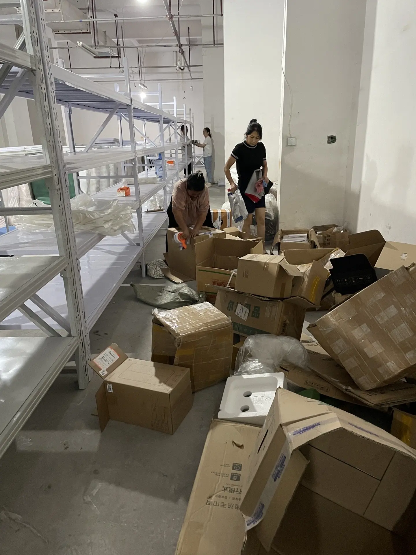 在你从墙上取下来的那一刻，还是要给你拍个照，因为这用了我10年的青春年...