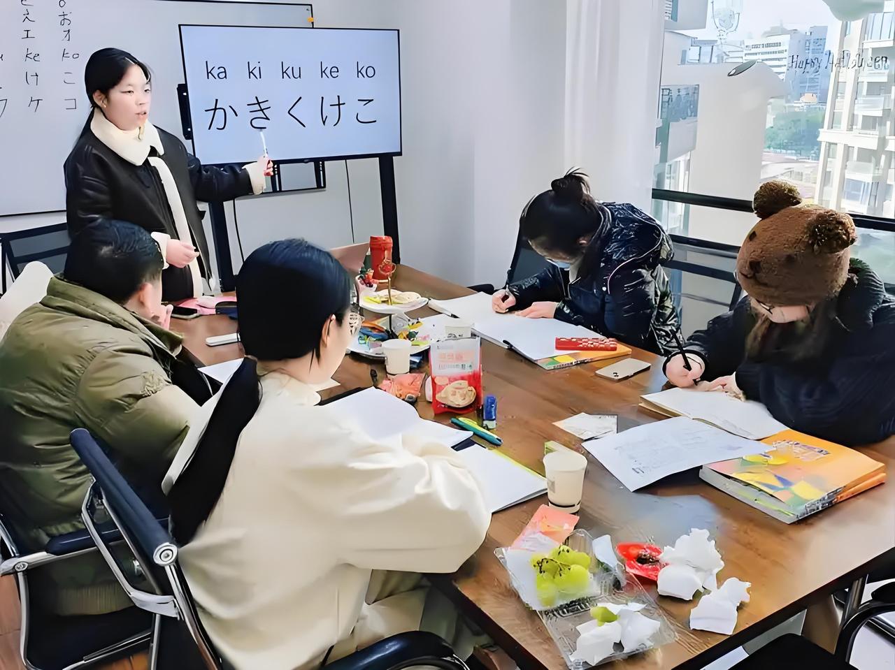 日本又开始作妖了！这次竟然对学生灌输“不侵华就活不了”的毒教育，到底想干嘛！
 