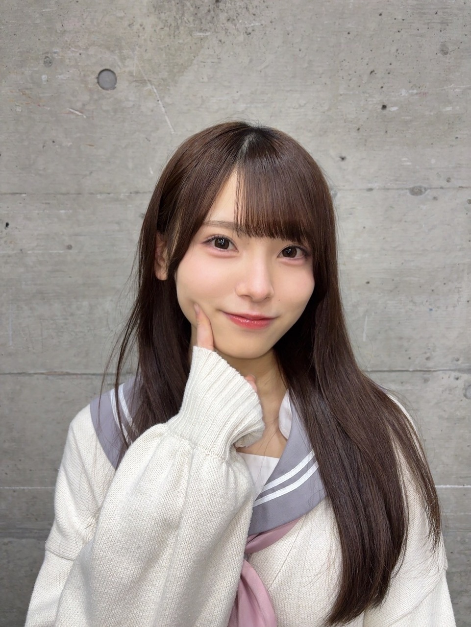 森平麗心「制服着て見たけど、どうですか？📸💞やっぱり皆さんと会う時間がいちば