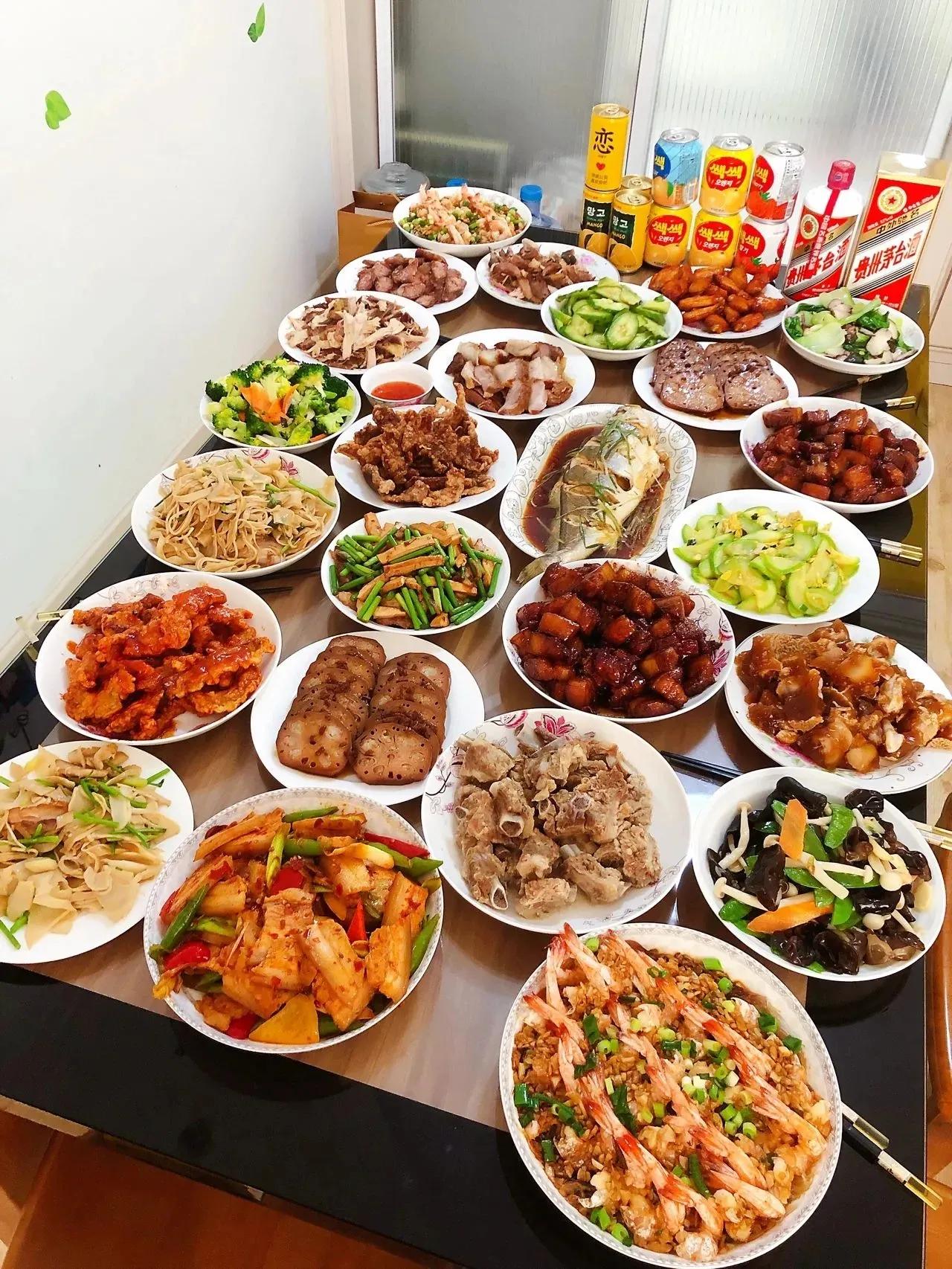 图一：山东好友请吃饭
图二：湖南好友请吃饭 
图三：贵州好友请吃饭

不同地区有