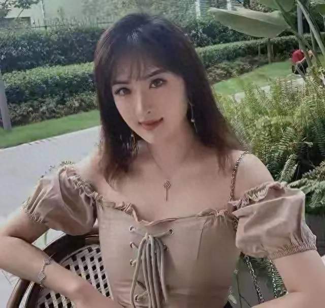 人人羡慕的姚安娜，想要娶她，需要跨过哪些门槛？