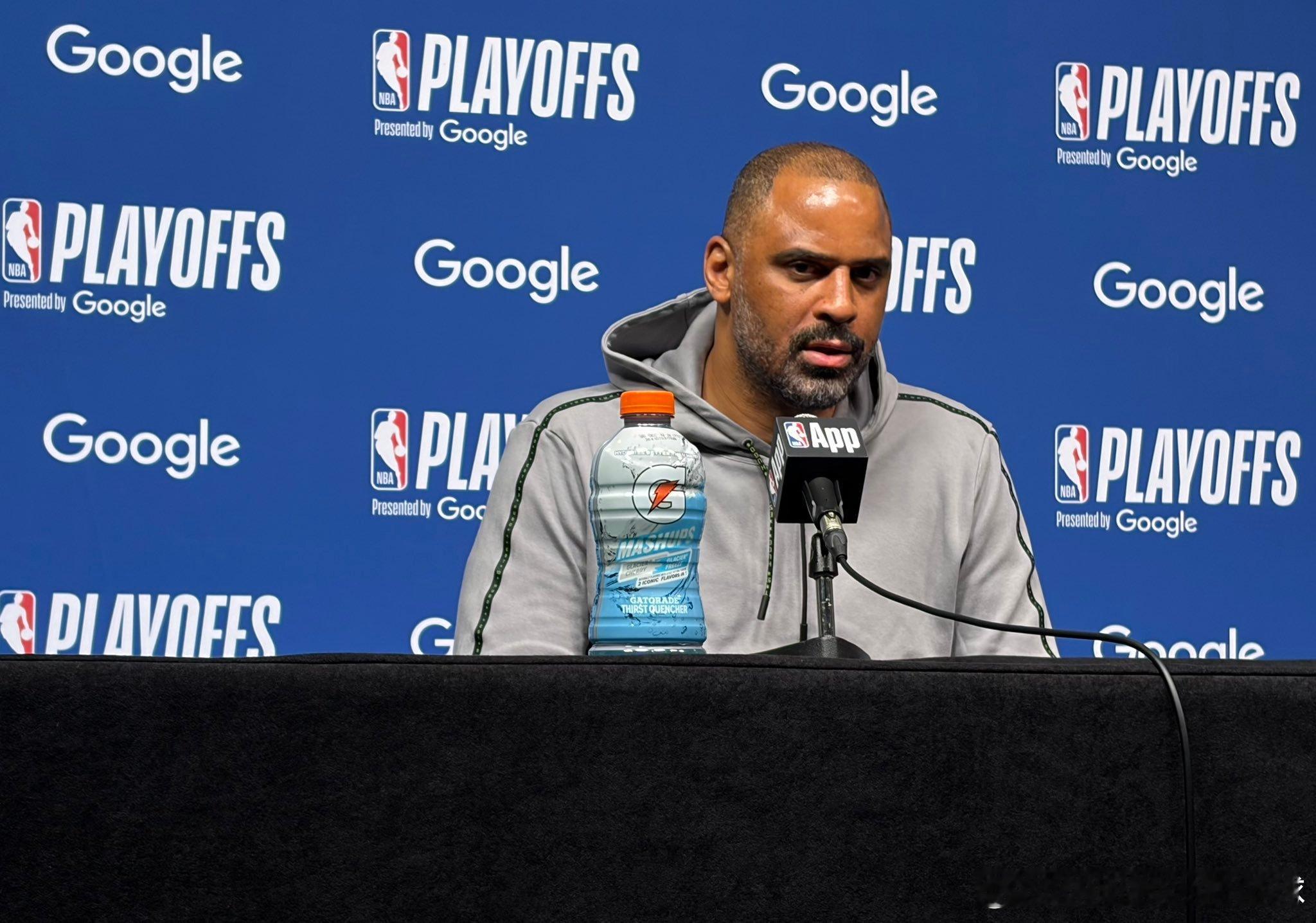 乌度卡今日赛前谈到杜兰特￼伤势，乌度卡表示杜兰特在G2第四节还剩7分20秒时的一