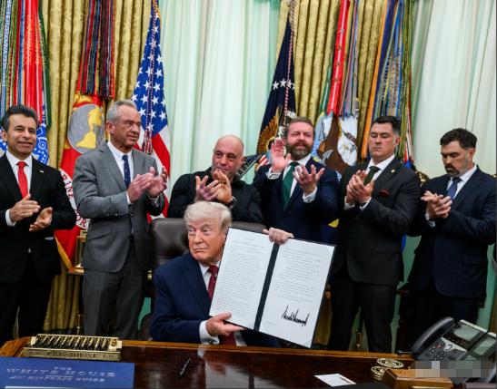 为了访华，美国忍了

4月19日，根据知情人士透露，美国内部正在就是否下令派出地