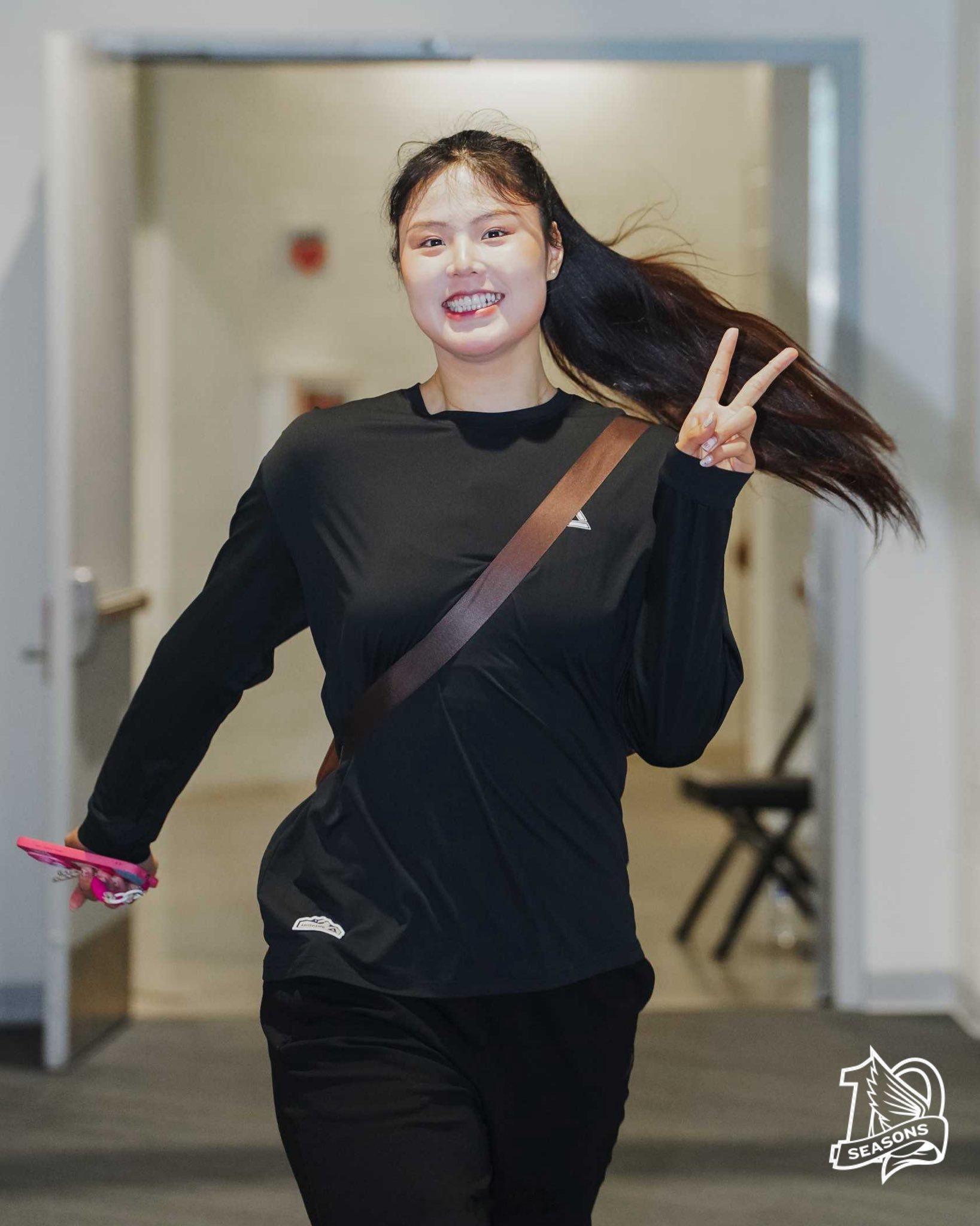 拿到WNBA生涯第4次两双数据，李月汝迎来爆发，今天赛前她也是换了一种入场风格，