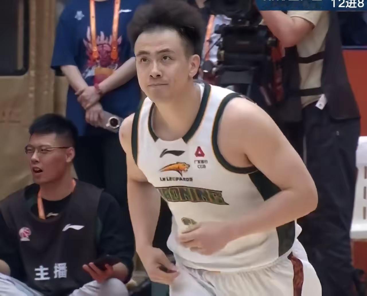 CBA季后赛，随着辽宁男篮1-2被山东高速淘汰出局，创下了近几个赛季首次无缘8强