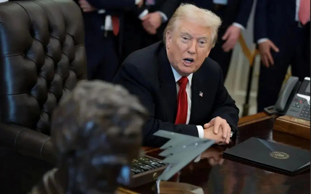 25分钟通话戳穿谎言！高市早苗抱美大腿遭敲打，国内反战潮汹涌
 
高市早苗这回真