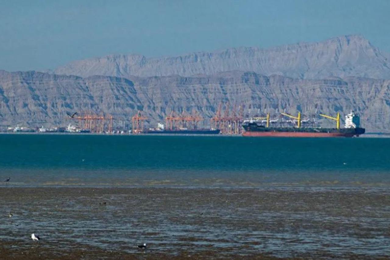 特朗普居然在社交媒体上公开向伊朗表示感谢！那么问题来了，为何美伊昨天还在互相放狠