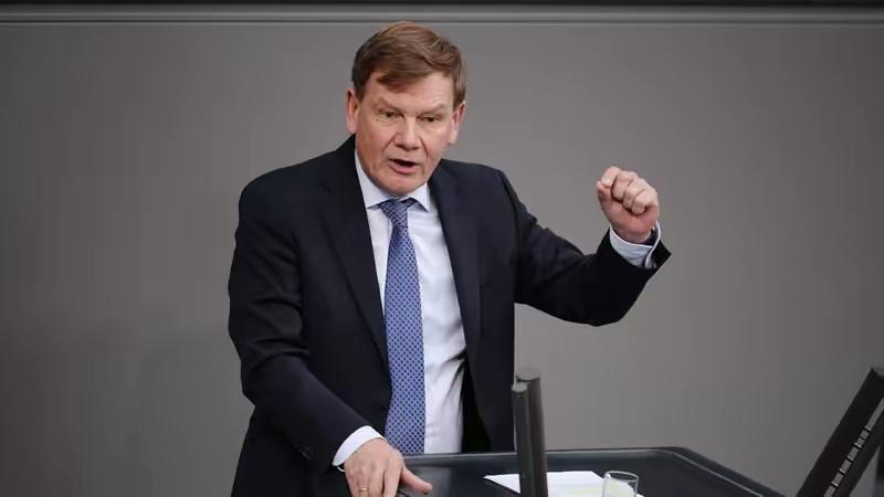 在国际关系中，这世界不存在谁能羞辱谁，德国如今这般境地，归根到底都是自己羞辱了自