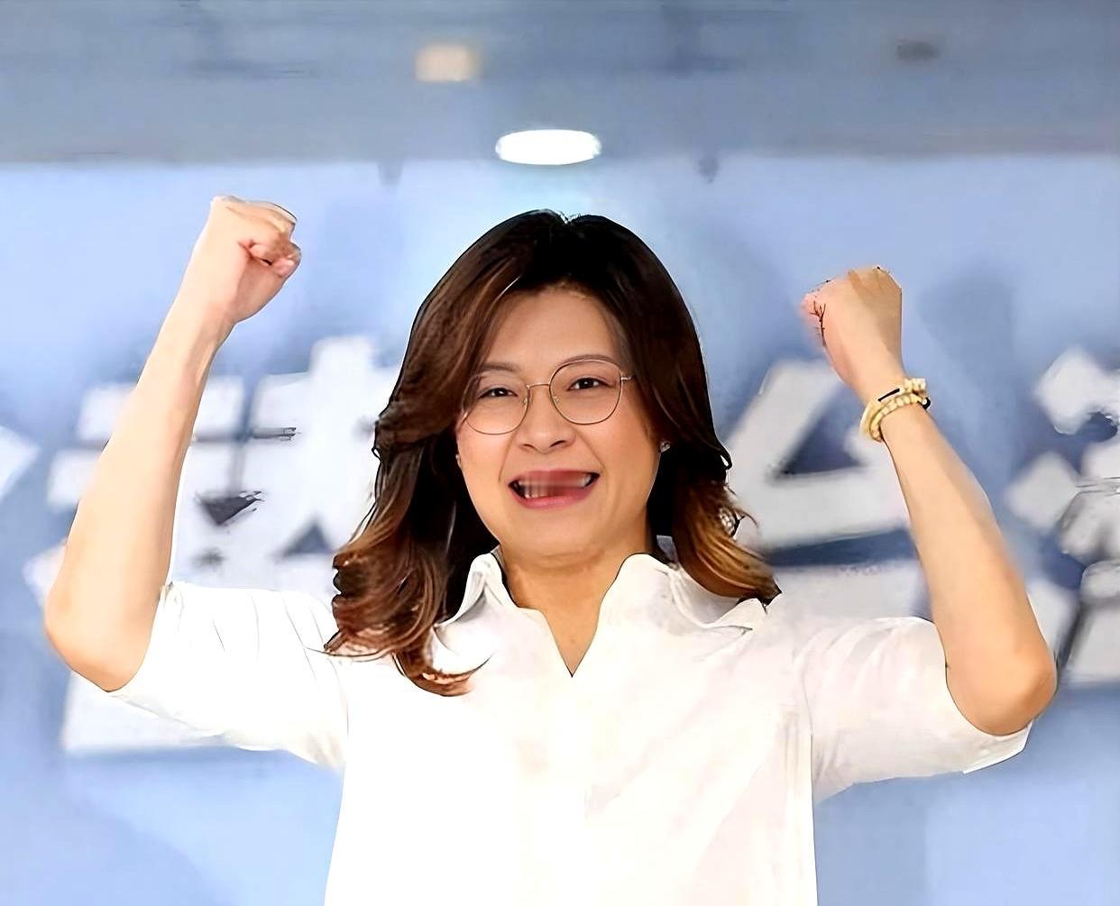 为郑丽文呐喊

无论前路几多风雨、能行多远，郑丽文以赤诚之心、家国格局与舍身赴义