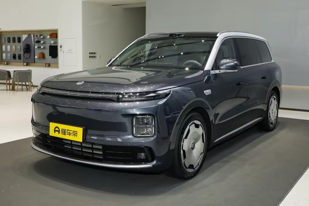 零跑D19，21.98万起的全尺寸旗舰，是真香还是价格屠夫？
零跑D19。4月1