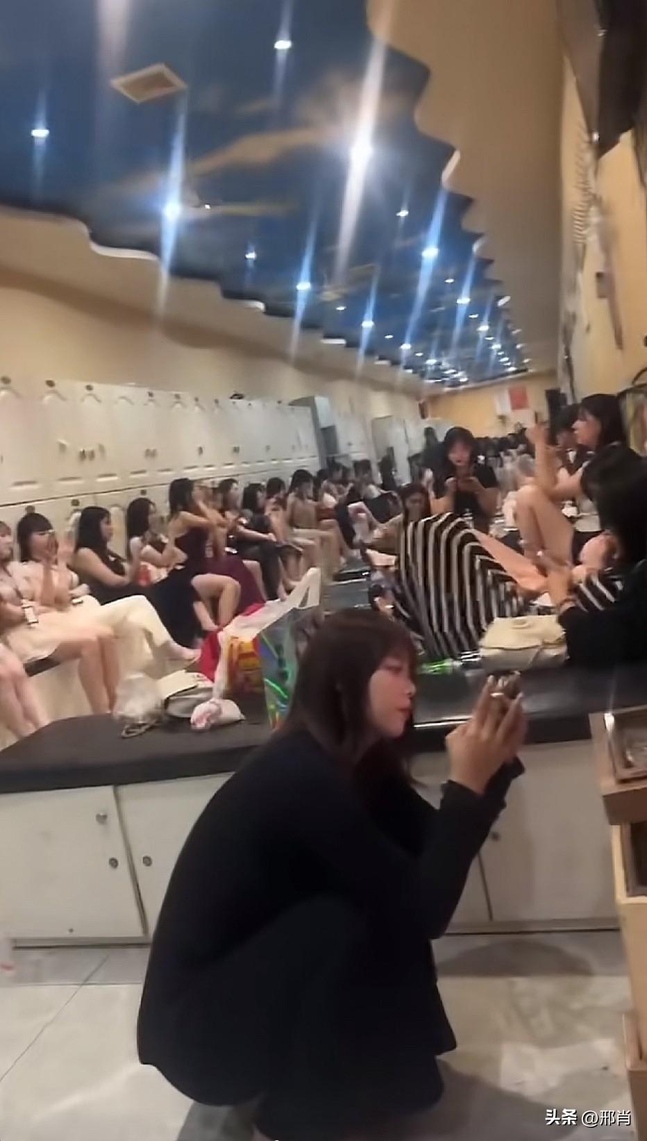不找对象不结婚全窝在这里玩手机