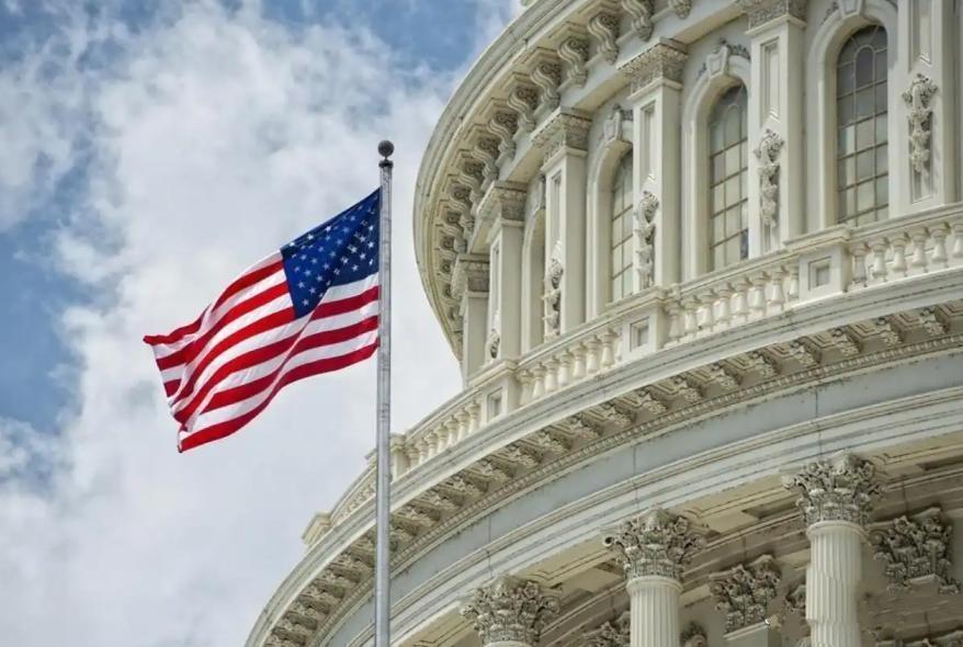 新版美国国家安全战略报告发布，不再像以前遮遮掩掩，直接说了要维护美国利益，不能允