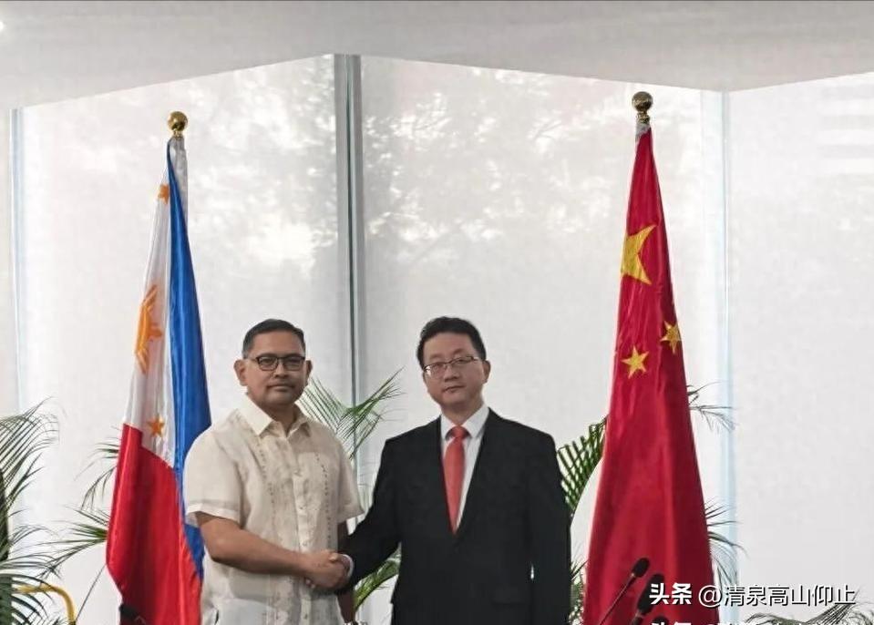 刘劲松司长，专治不服！

此前日本外务省亚洲司金井正彰来北京，手插裤兜的就是刘司