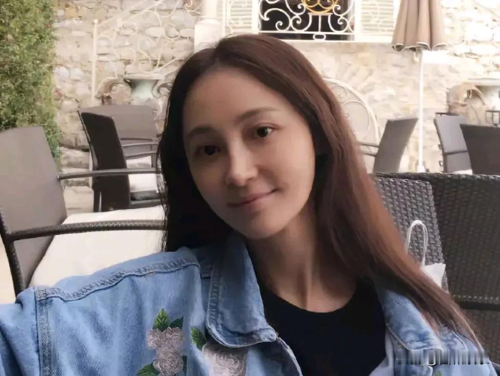 姚笛马伊琍：人生抉择，一个沧桑一个云淡风轻
四和娱乐:关注
姚笛不知道文章与马伊