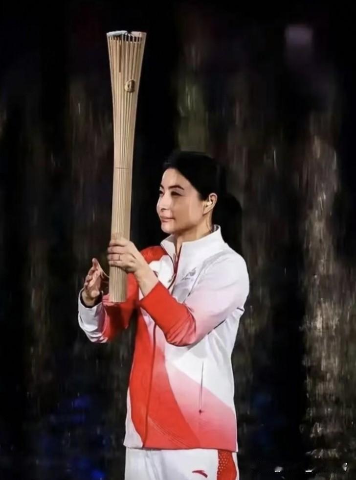 46岁霍启刚的婚姻点醒无数男人：

你可以娶丑的、穷的，但千万别娶那种整天闲着、