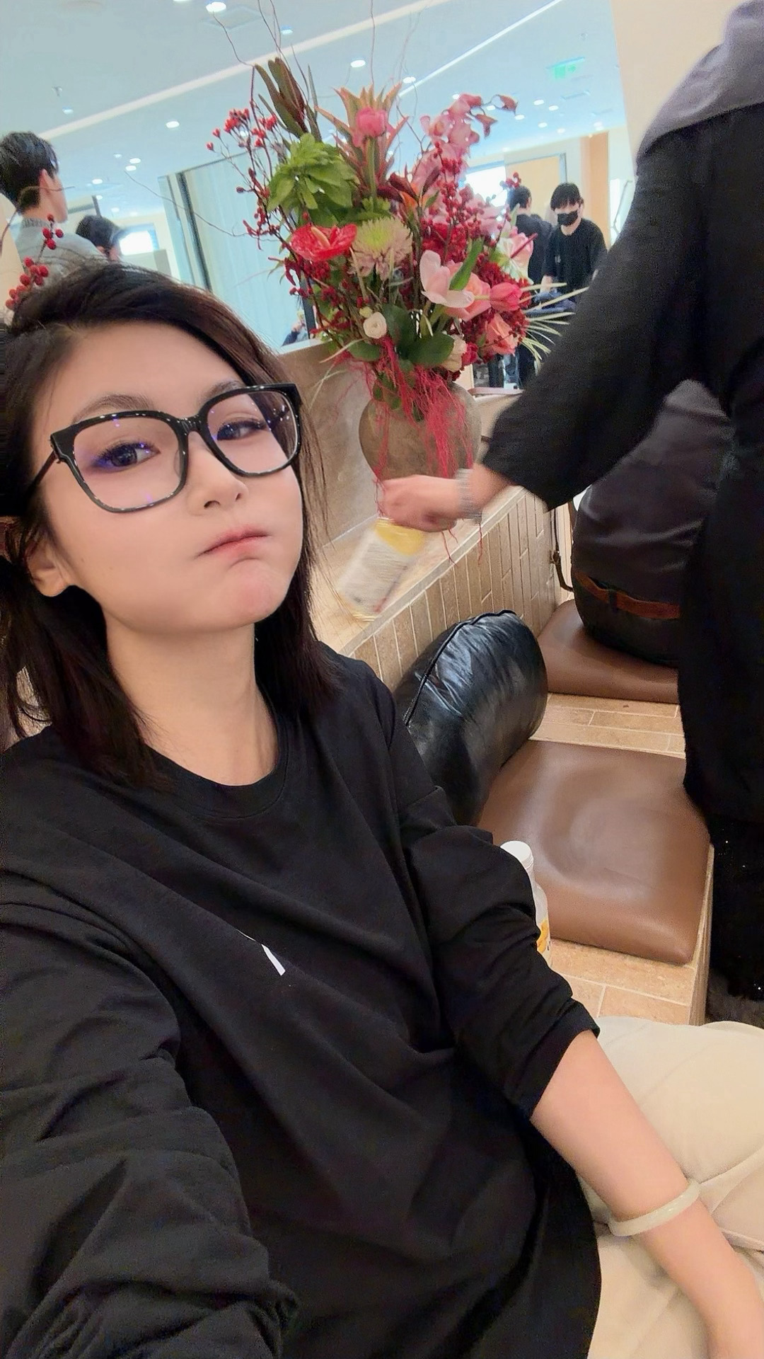 剪个头发，喜迎新一年～正在纠结，是把头发留起来，还是剪短呀？每次剪头都这么纠结