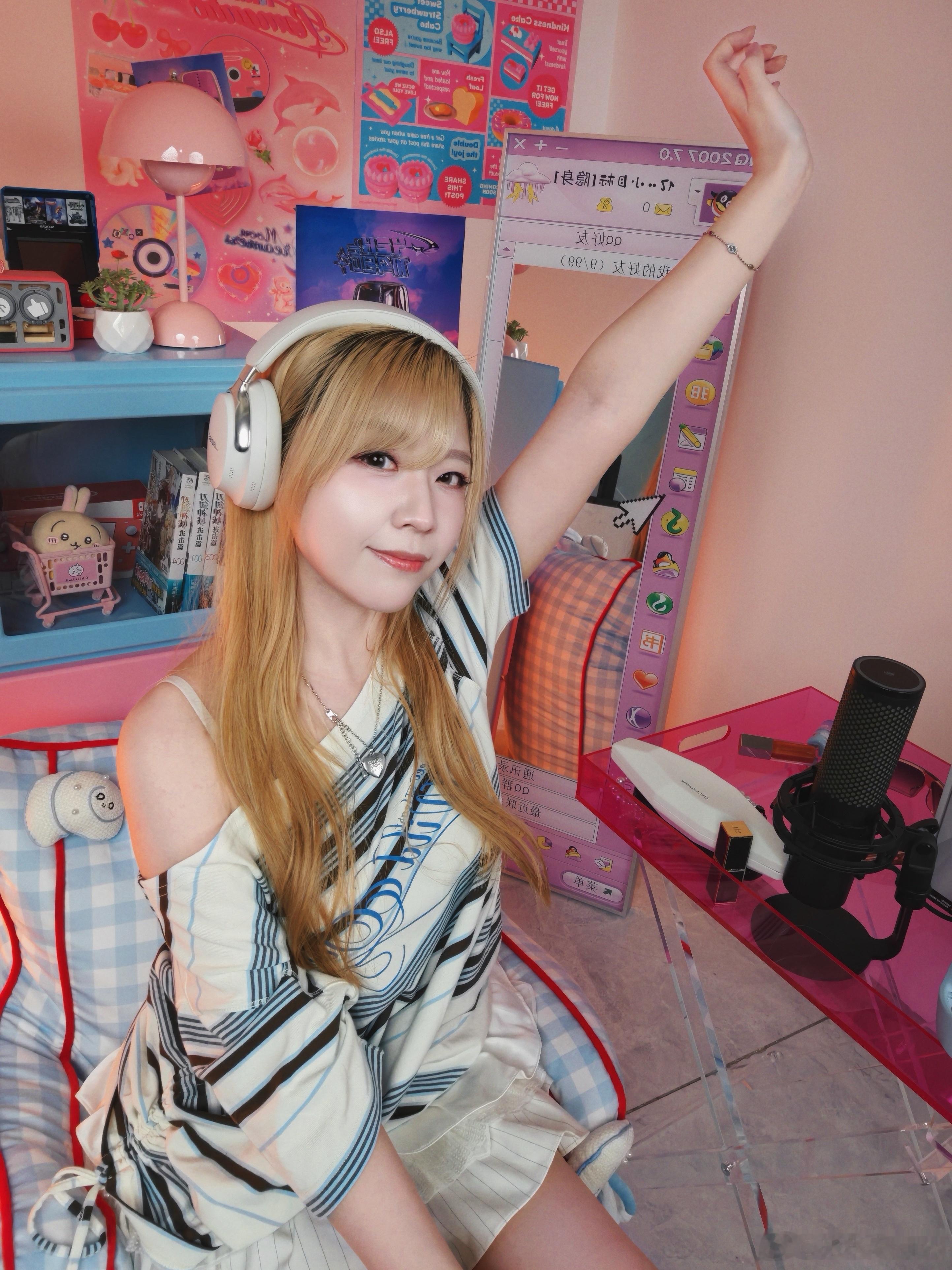 🎀💗😝兄弟们！报告进度目前布置了一个可以拍摄的小角落帮我看看这个还缺点啥？