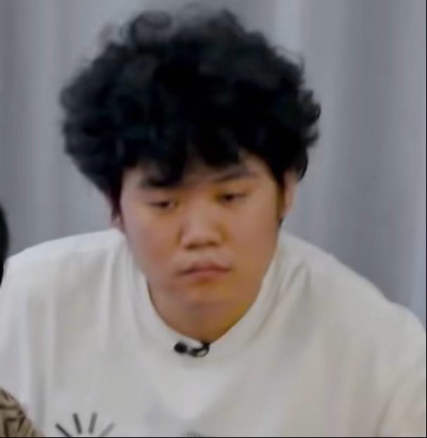 被催婚逼疯了就这样赵越演技藏不住了，一段即兴小剧场生动还原被催婚催生的人内心状态