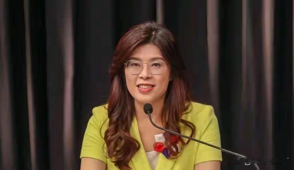 大陆之行反成负资产？郑丽文民调暴跌，与对手同陷垫底泥潭

郑丽文结束大陆访问返台