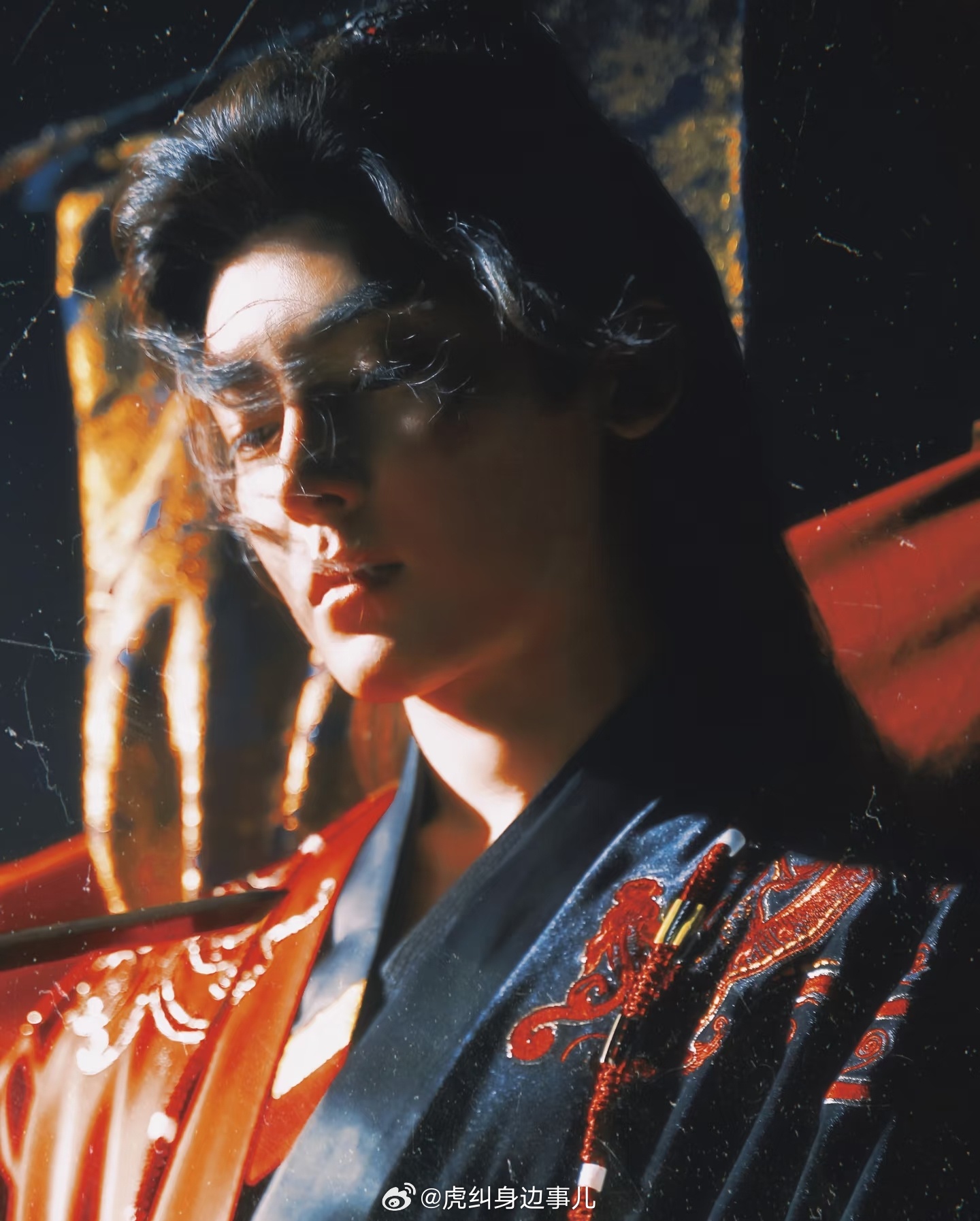 侯明昊萧无衣少年将军 萧无衣和传统古装男主最大的区别就是他不装好人，他就是那个被