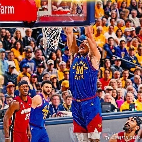 《5断7帽0失误 21岁热火替补创NBA纪录打脸十四支球队》15分，11个篮板，