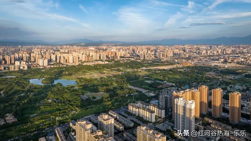 西安楼市2026年小阳春还是有的。
西安作为西部地区第二大城市，仅次于成都的存在