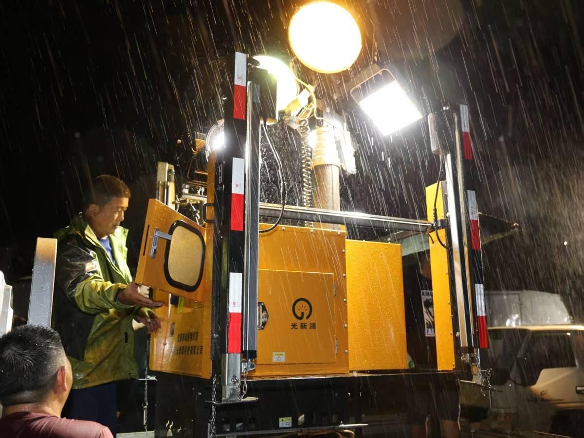 黄冈遭遇历史罕见龙卷风【黄冈龙卷风导致直接经济损失4.5亿元】天灾无情但人间有爱