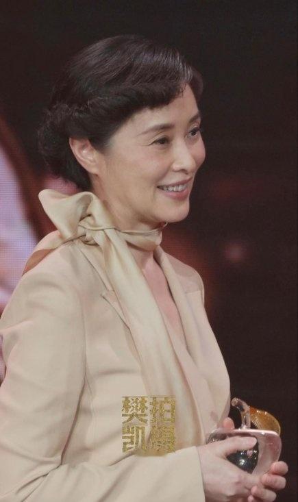 《优雅、淡然的吴越,认真塑造每一个角色,演员里的一股清流》 ​​​