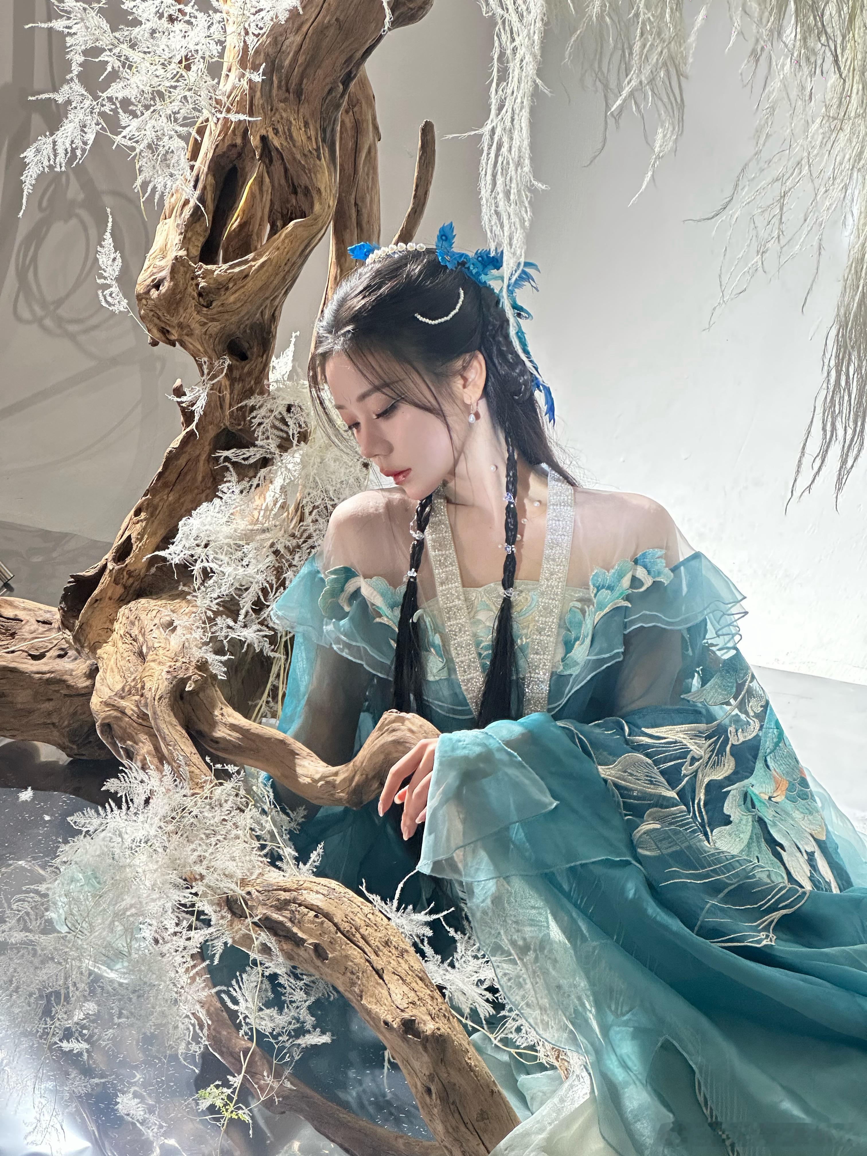 张紫宁[超话] 在复制粘贴的时代，你是手写的诗[鲜花] ​​​