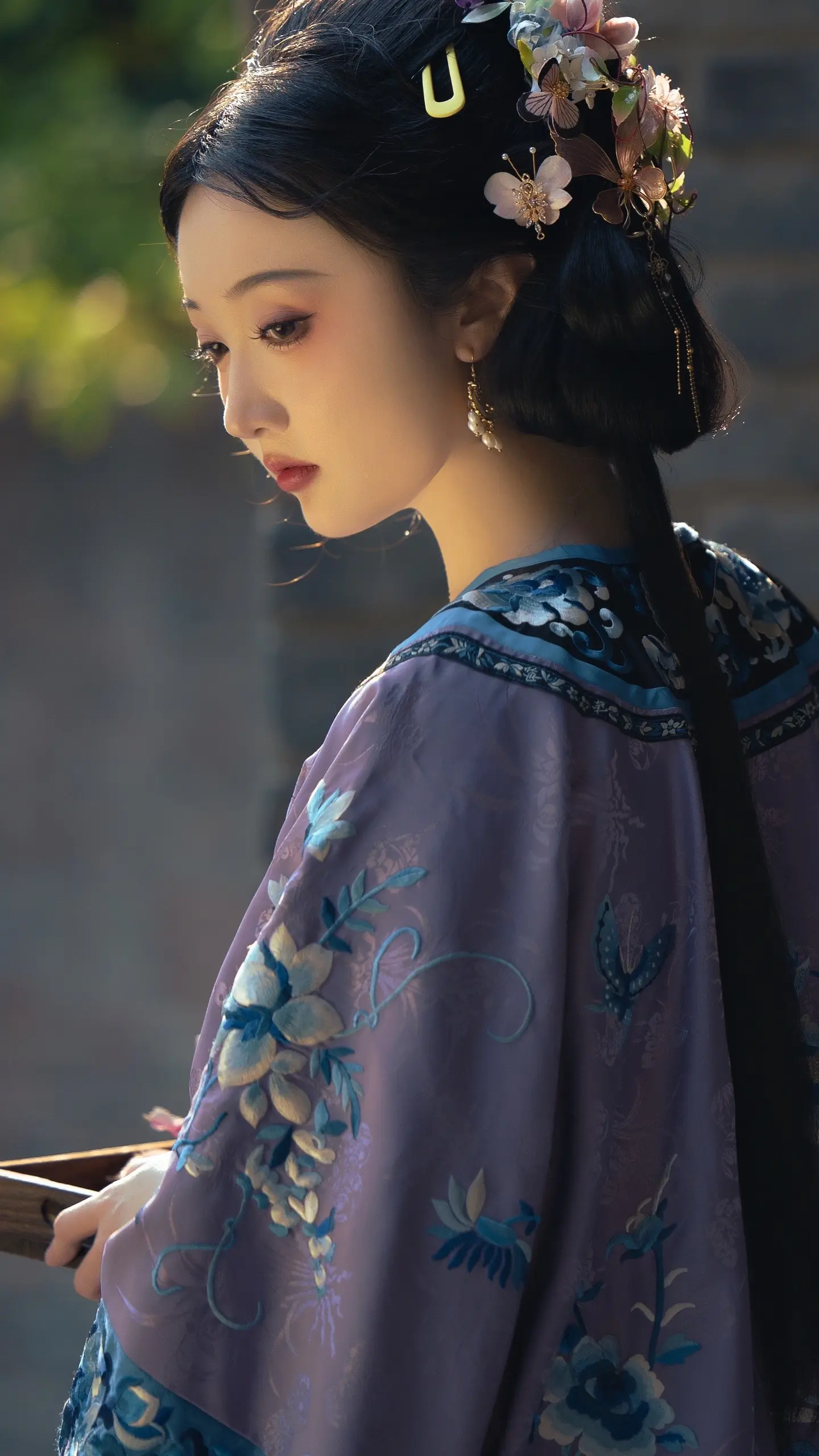 妹妹，这深宅有你陪伴。