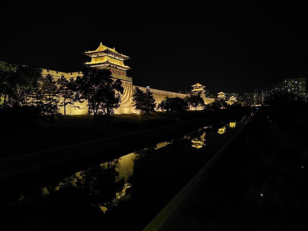 大同古城，我这四五年前一千块的oppo手机已经尽力了。 大同·大同古城