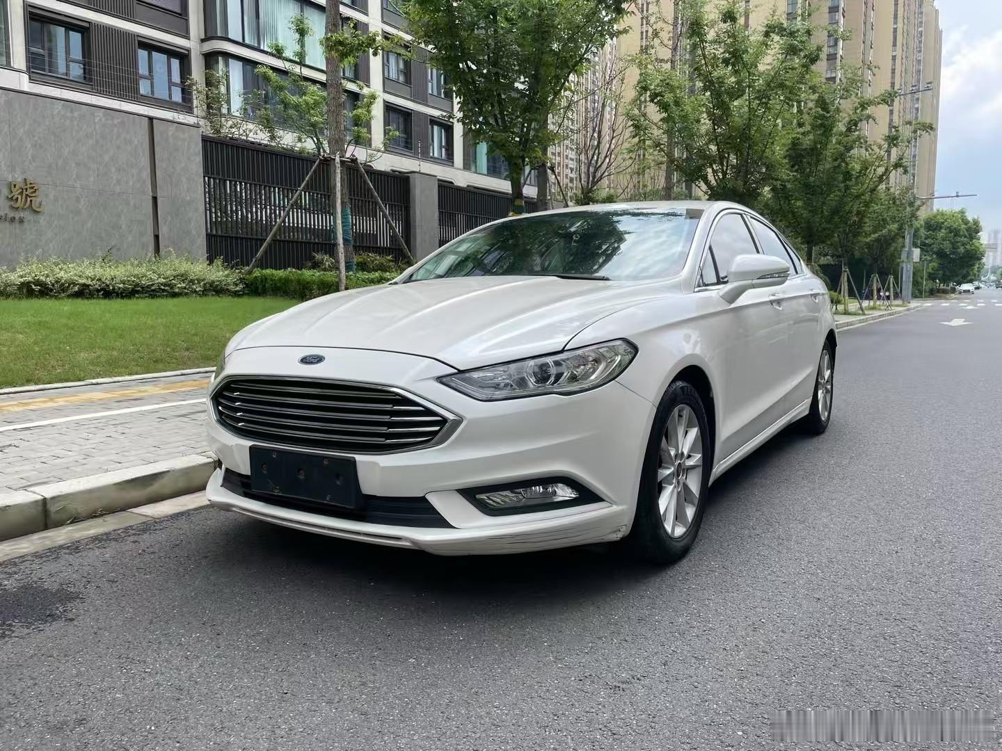 18年6月上牌  福特蒙迪欧  江苏常州本地私家一手车  1.5T自动时尚版 白
