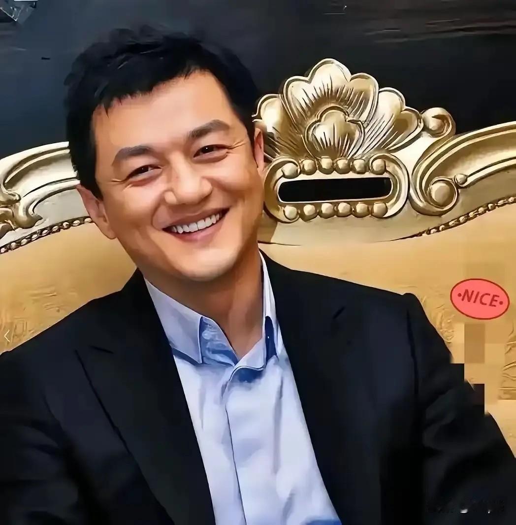 别嘲笑李亚鹏直播卖茶“掉价”！

     11年扛下5000万债务，卖房+13