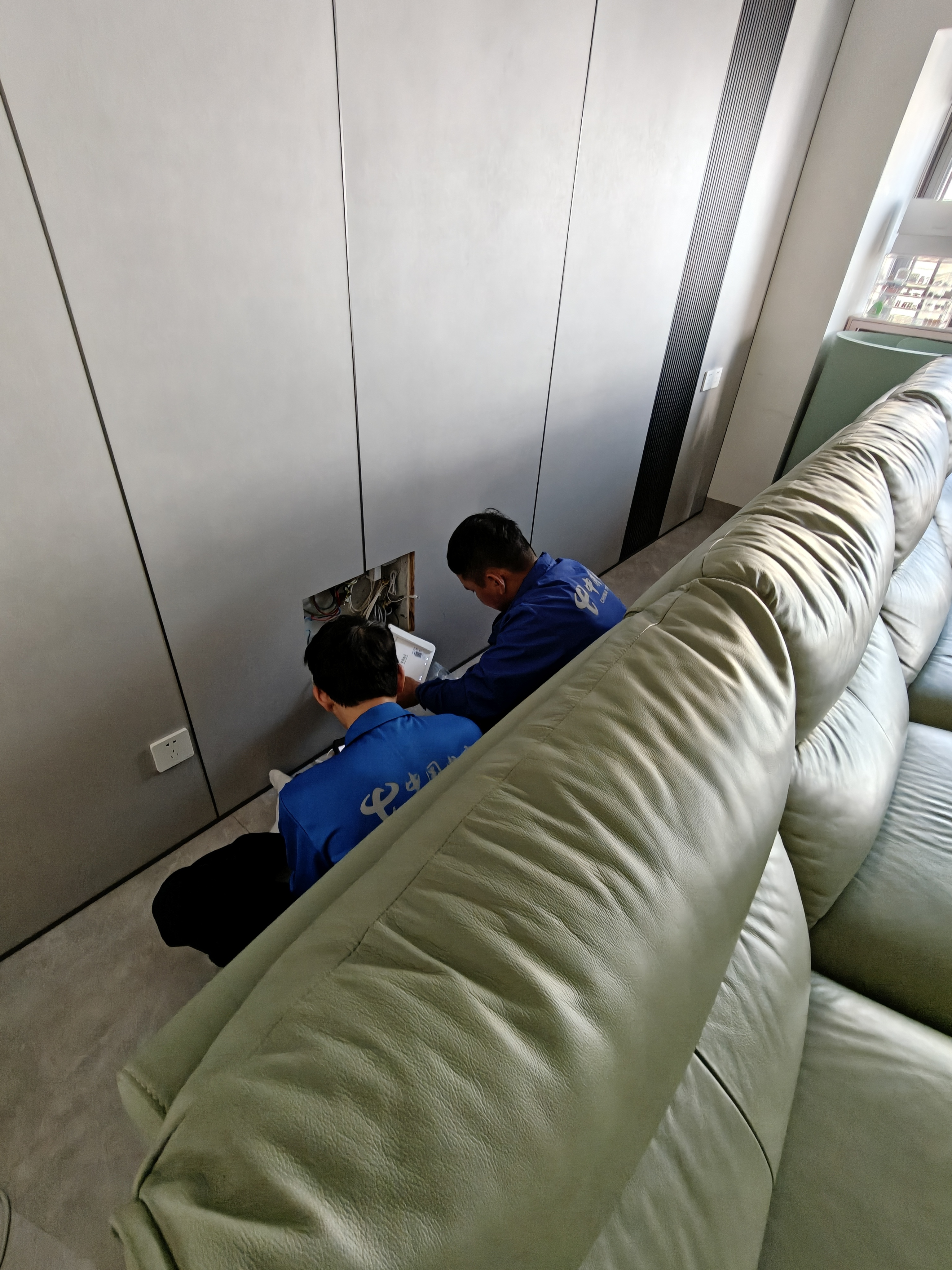 最终还是没忍住，搞了一条2000M的宽带，准备起飞了，第一个测试场景应该是百度网