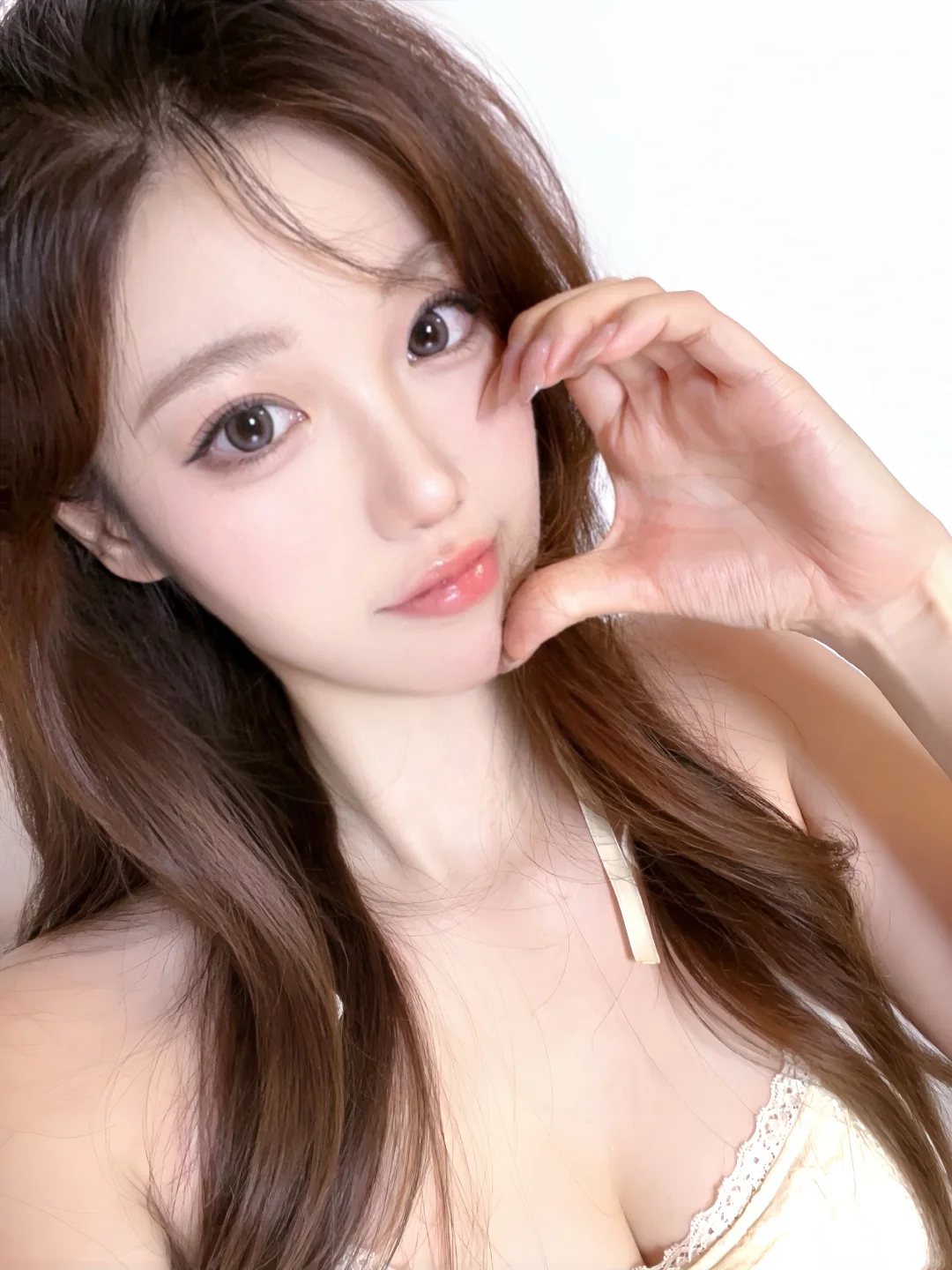 嫩翻全世界🫶🏻化个水灵灵的妆去约会吧~🫧