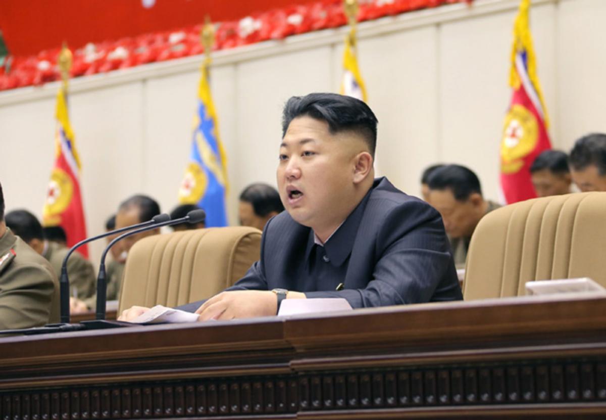 美国防长公开发声威胁普京：不要插手伊朗战事，朝鲜抓住战略机遇做了个大动作，韩国立